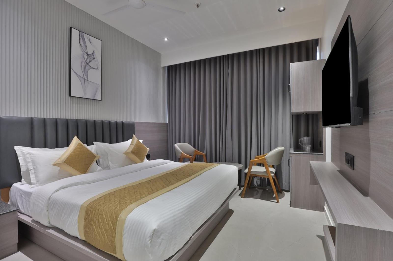 Hotel Legacy Ahmedabad Ngoại thất bức ảnh