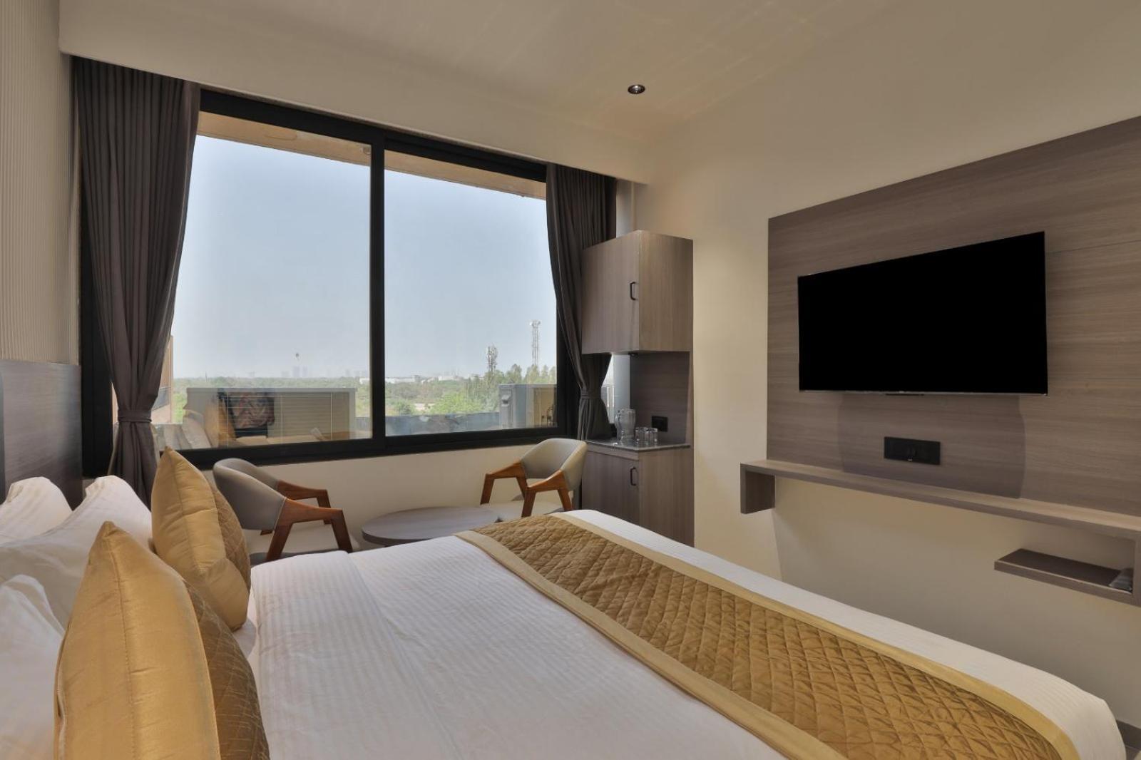 Hotel Legacy Ahmedabad Ngoại thất bức ảnh