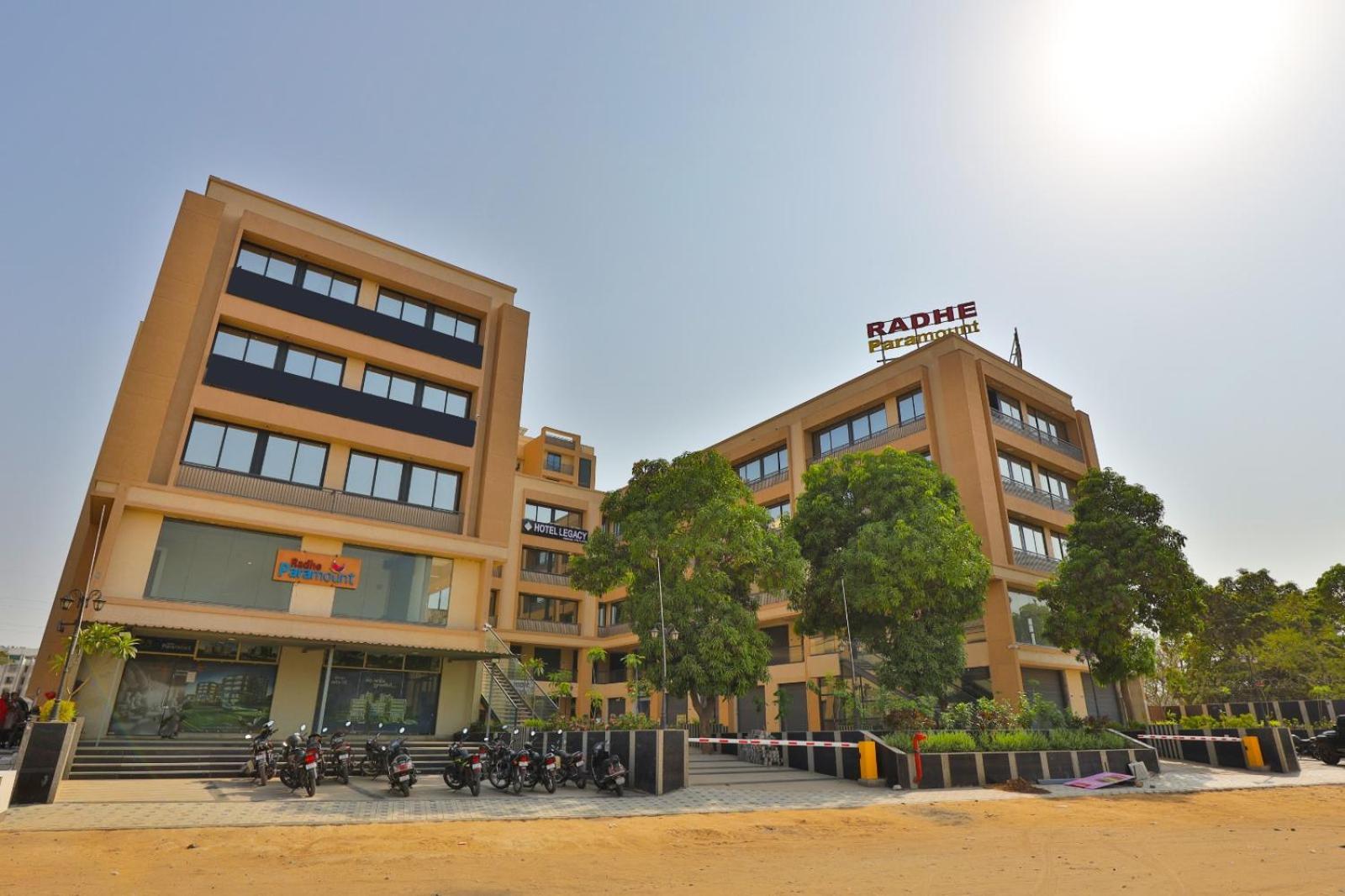 Hotel Legacy Ahmedabad Ngoại thất bức ảnh