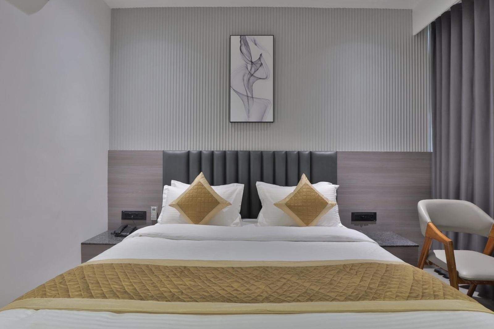 Hotel Legacy Ahmedabad Ngoại thất bức ảnh